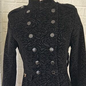 Betsy Johnson raised velvet Black Floral Women's Coat